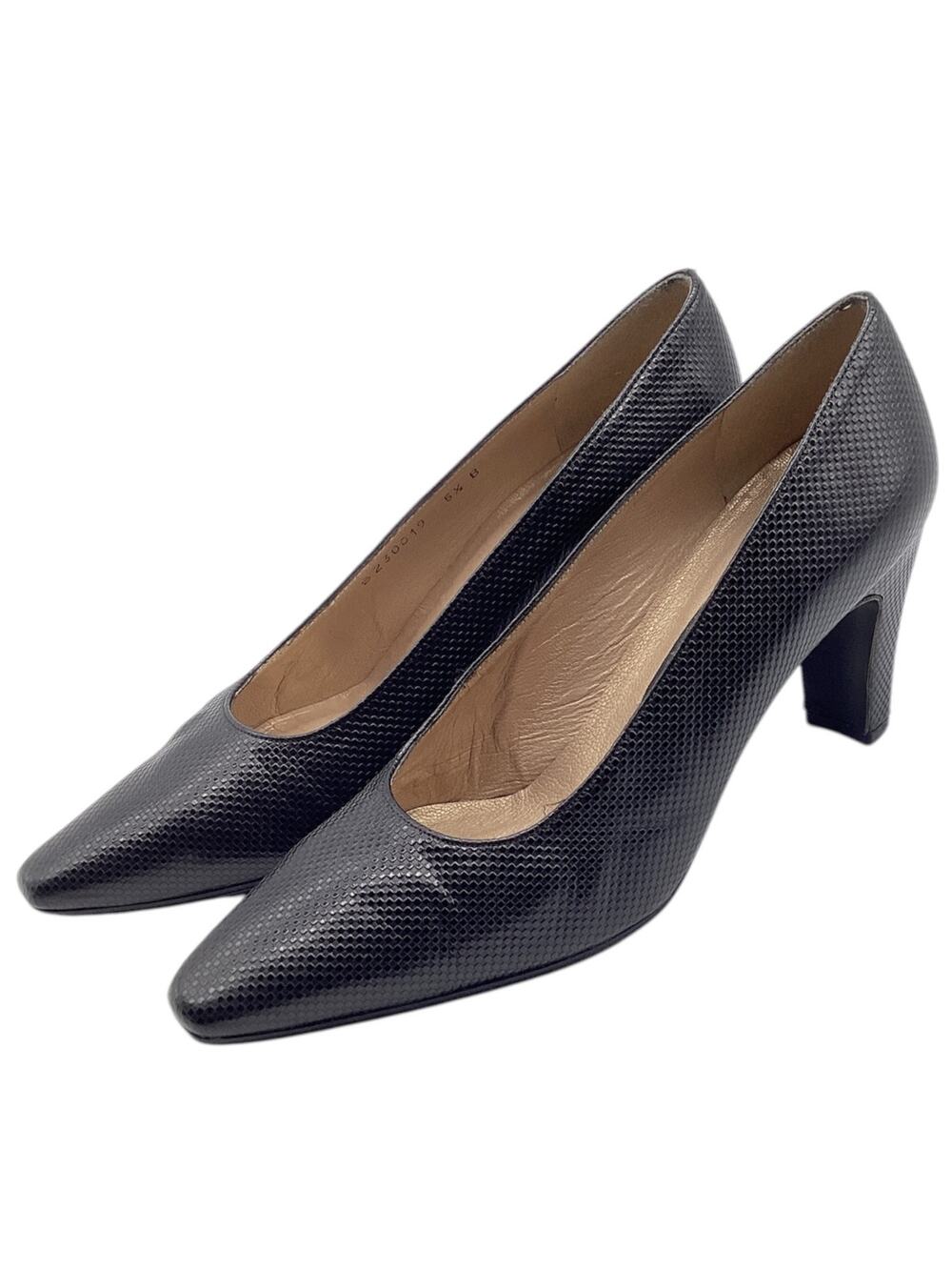 Stuart Weitzman Pumps Women’s Size 5.5 Embossed Leather in Black
